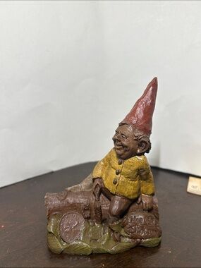 Tom Clark  1984 Gnome  Moe Figurine, Vintage, Signed